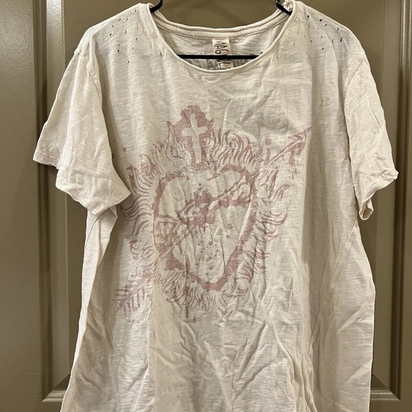 Magnolia Pearl Cream and Pink Graphic Tee (item - Main Image